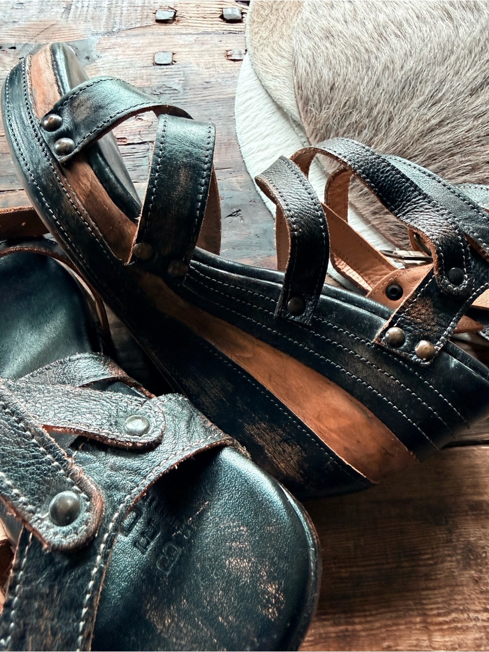 Like New Bed|Stu Platform wedge Sandals, black leather,  size 9.5